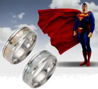 prsten Superman svítící ve tmě (ocel) | Velikost 7 stříbrné logo, Velikost 9 stříbrné logo