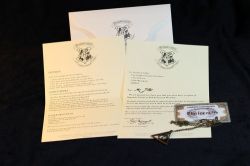 Zvací dopis z Bradavic pro Harryho Pottera s pečetí
