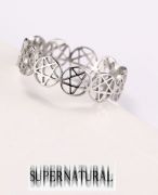 prsten s pentagramy Lovci duchů (Supernatural)